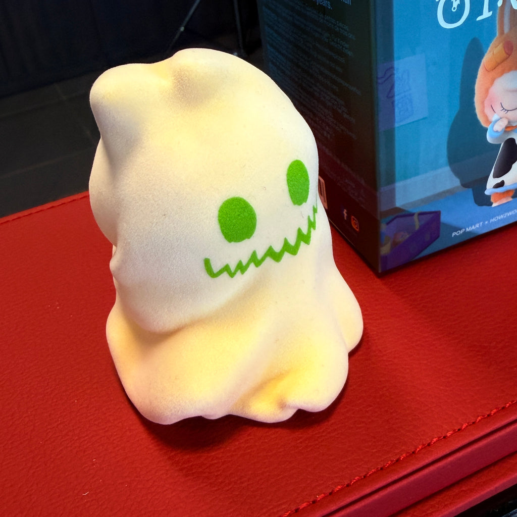 LABUBU The Monsters 1:00 A.M. Series Scary Time -hahmo, vahvistettu sokkolaatikko, POP MART