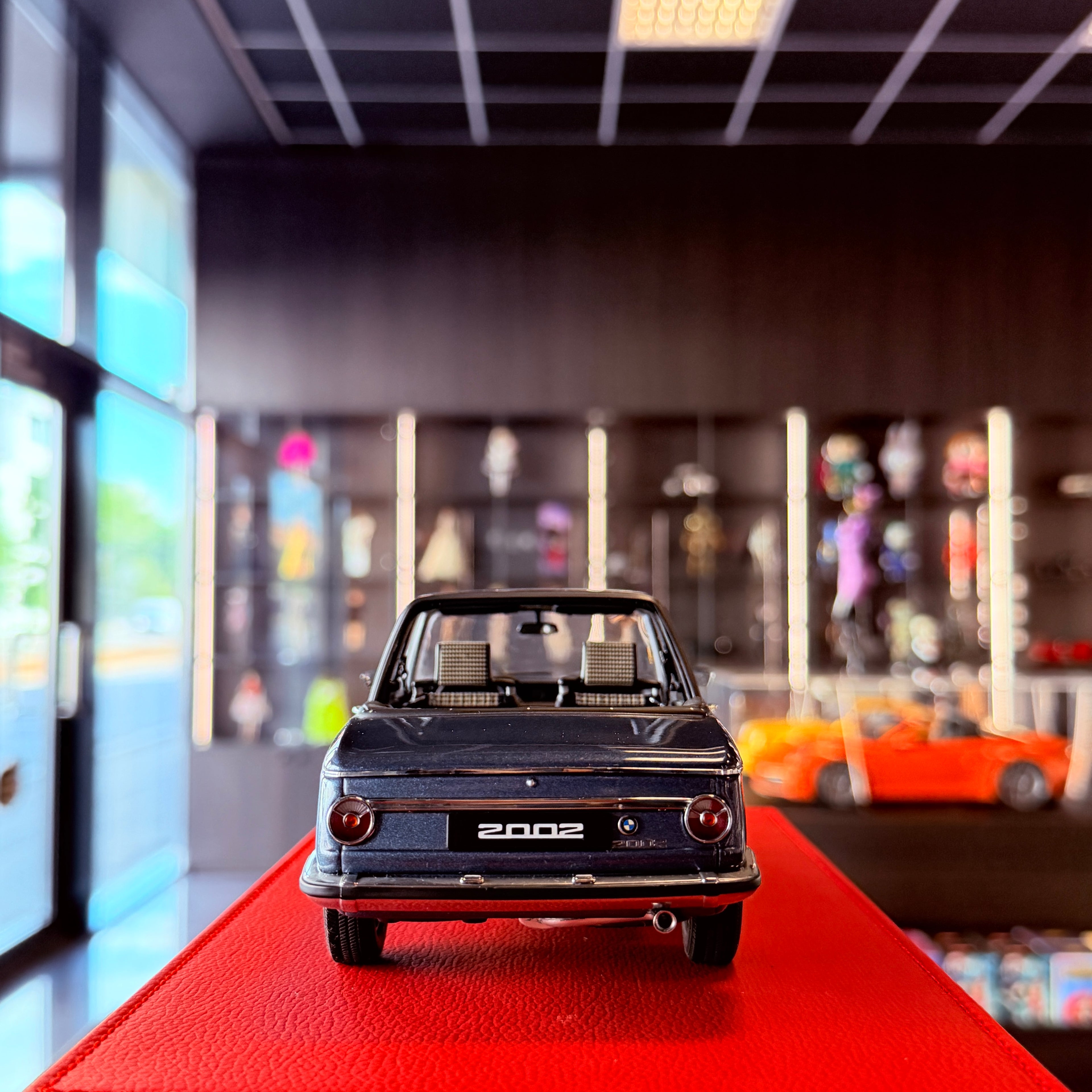BMW 2002 Baur Cabrio 1:18 AUTOart Blue Metallic rear view