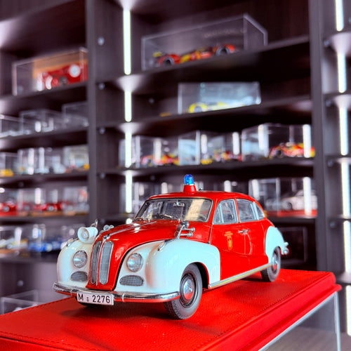 BMW 502 Fire Brigade 1:18 AUTOart front three-quarter view