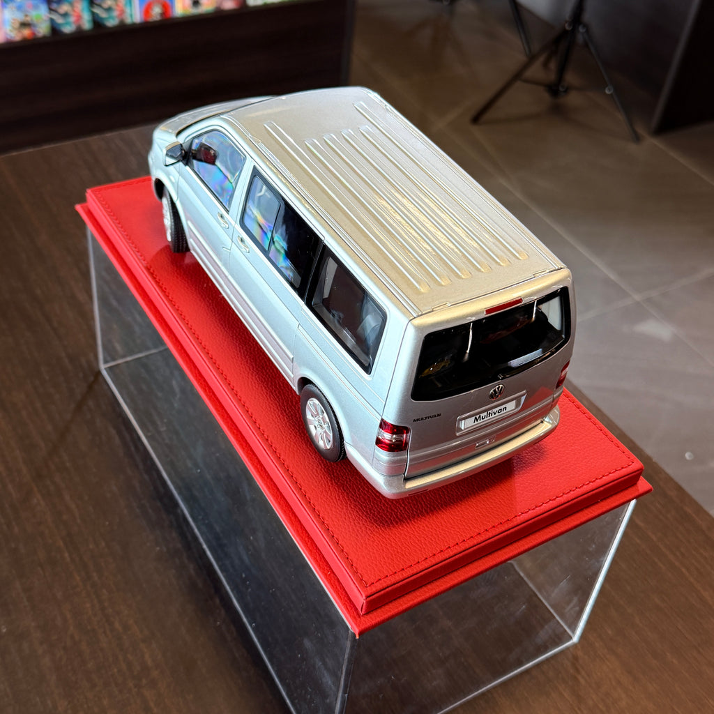 1:18 Volkswagen Multivan 2003 Silver – Limited Edition 1000 pcs от NOREV