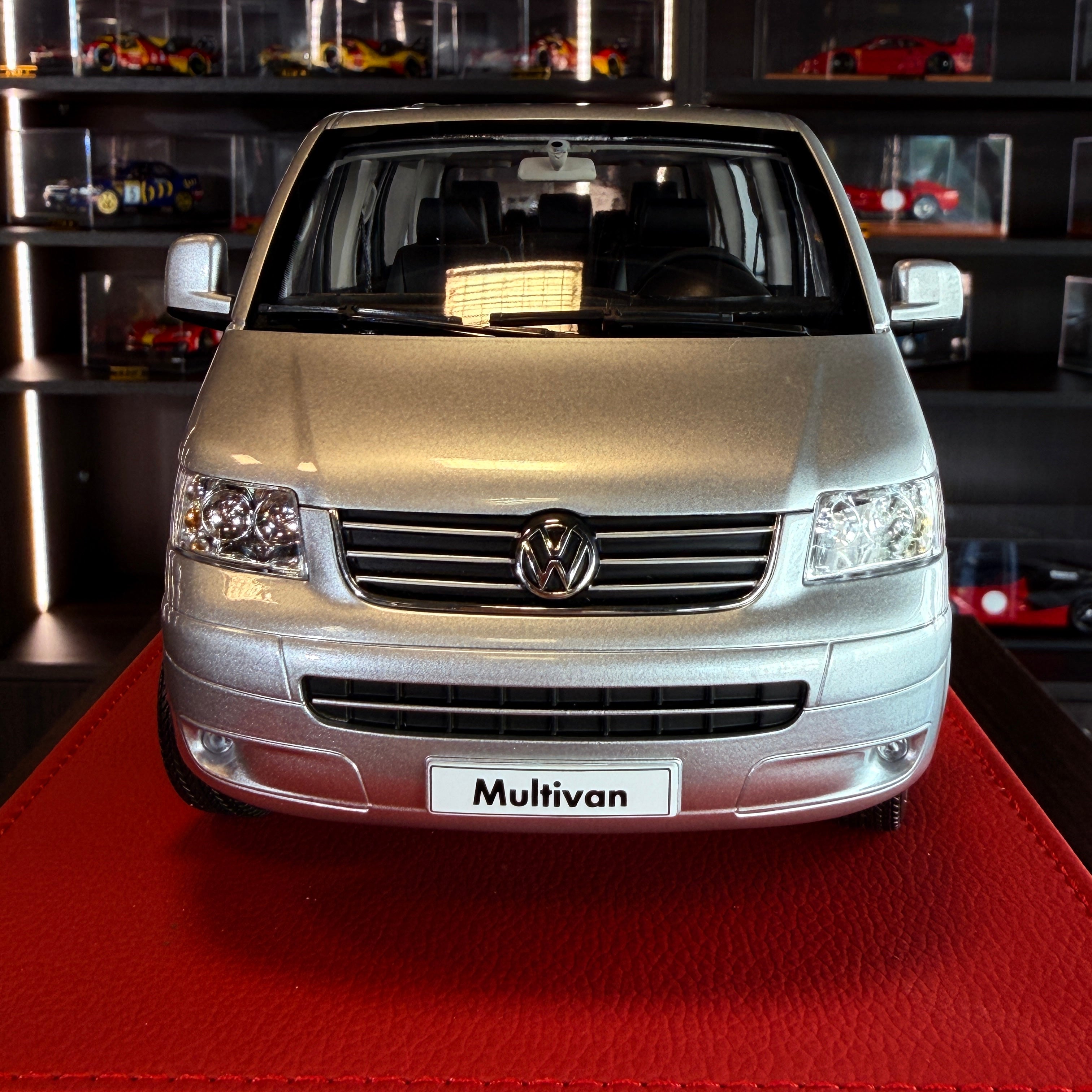 1:18 Volkswagen Multivan 2003 Silver – Limited Edition 1000 pcs от NOREV