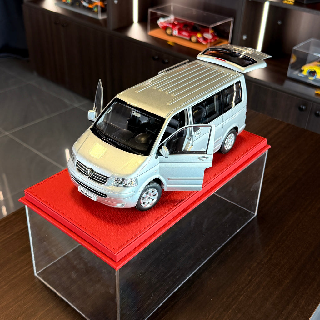 1:18 Volkswagen Multivan 2003 Silver – Limited Edition 1000 pcs от NOREV
