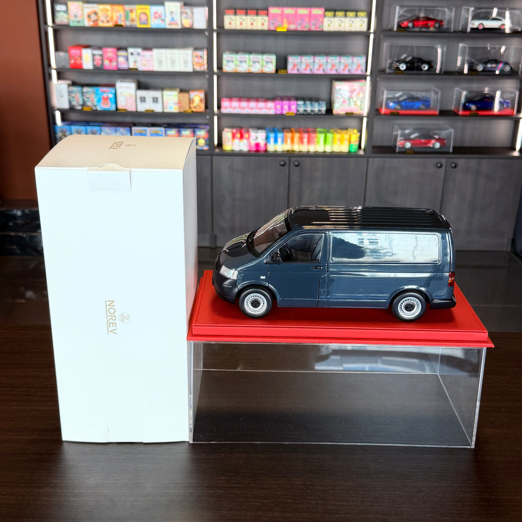 Volkswagen Transporter 1:18 του 2003, γκρι, από τη NOREV