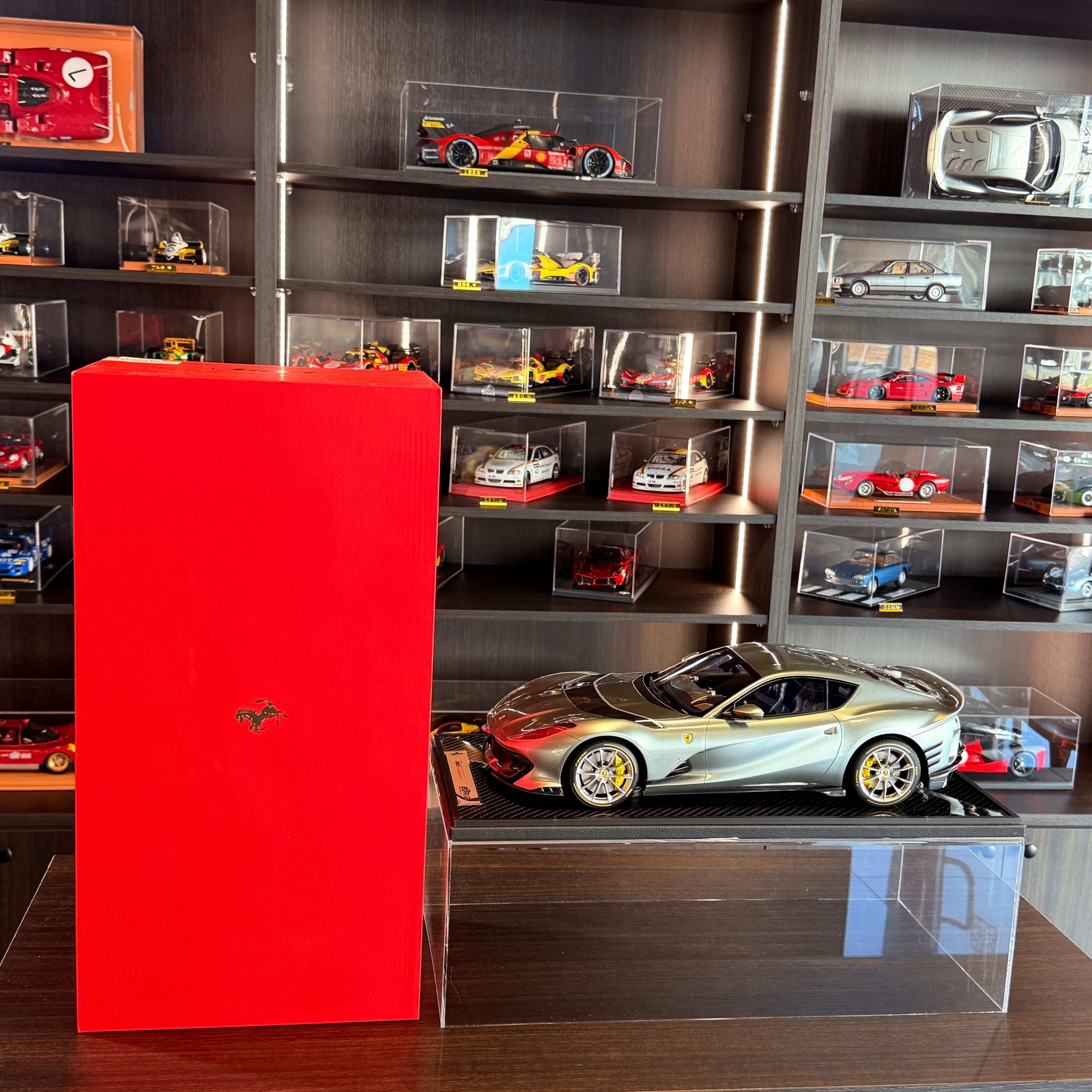 1:12 Ferrari 812 Competizione Coburn Grey – limitált kiadás, 49 db, a BBR-től