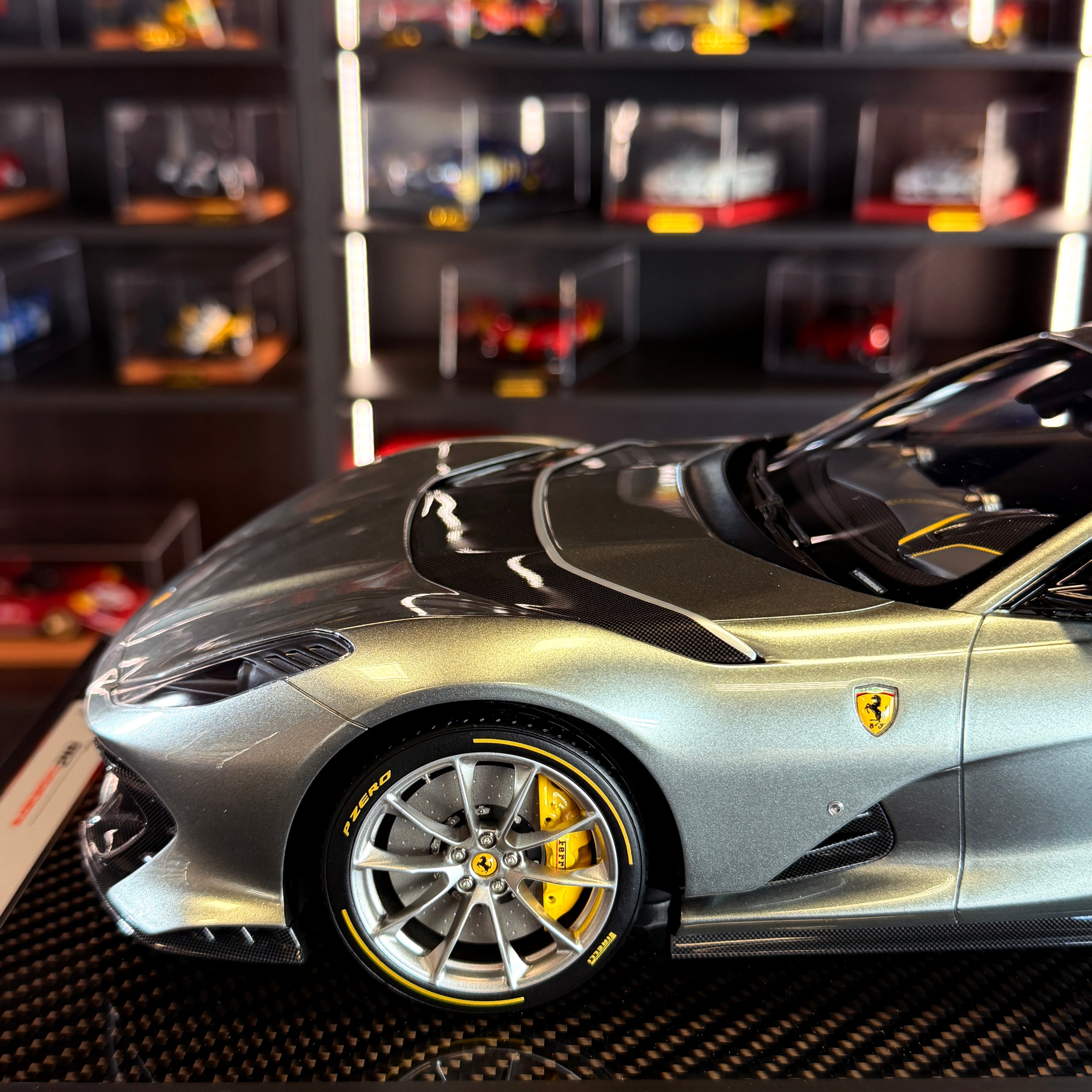 1:12 Ferrari 812 Competizione Coburn Grey – limitált kiadás, 49 db, a BBR-től