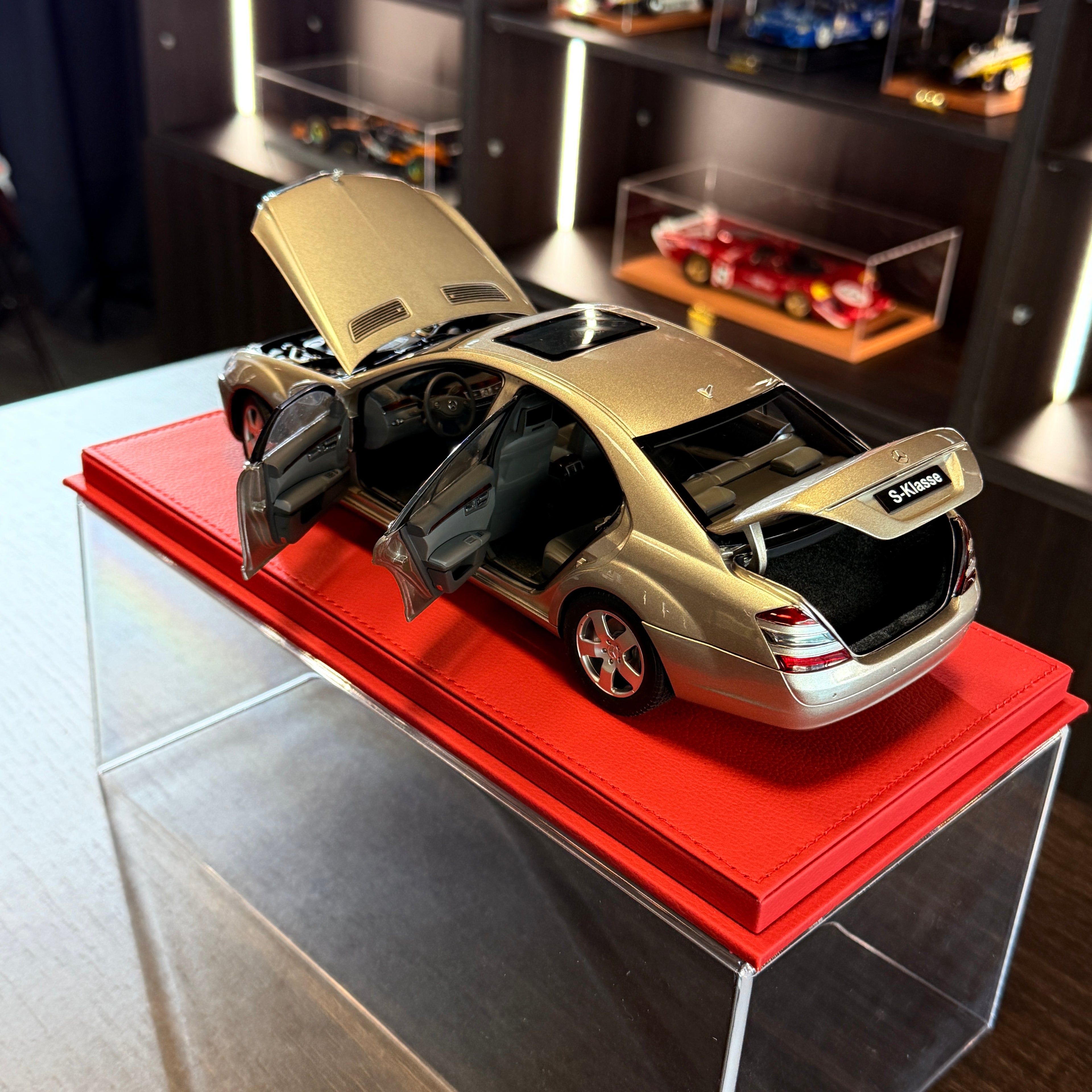 1:18 Mercedes-Benz S-Class Silver by AUTOart Millennium