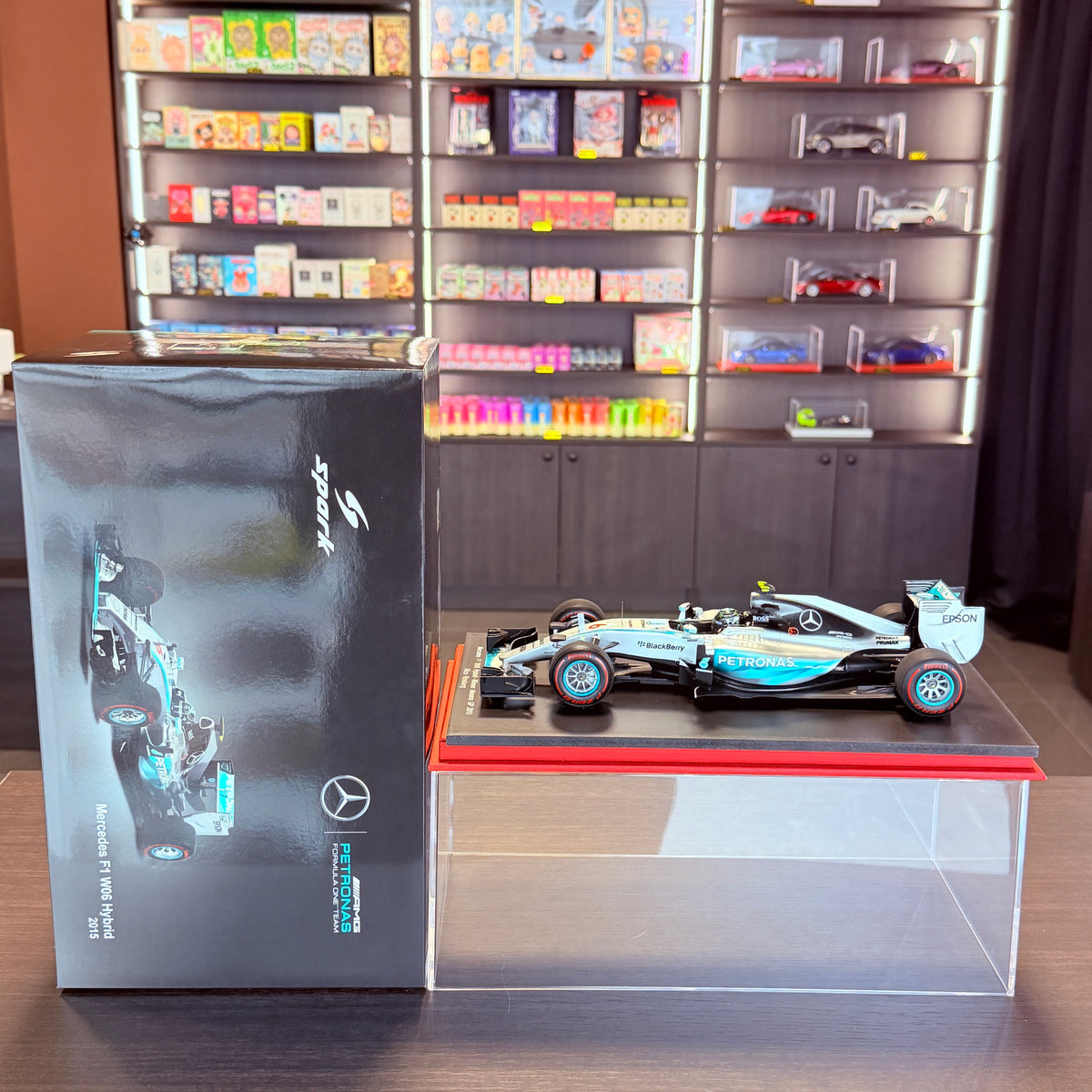 Mercedes F1 W06 #6 Nico Rosberg 1:18 by Spark – alternate front three-quarter view
