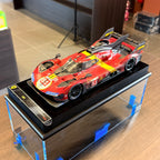 Ferrari 499P vencedor das 24 Horas de Le Mans de 2023, escala 1:18, versão com efeitos de corrida – Edição limitada a 100 unidades, da Amalgam Collection
