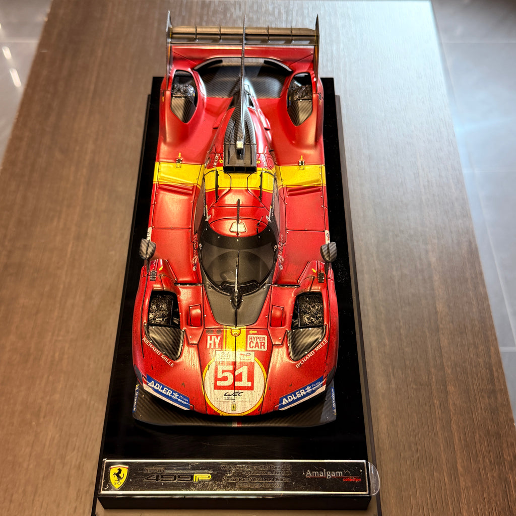 Ferrari 499P vencedor das 24 Horas de Le Mans de 2023, escala 1:18, versão com efeitos de corrida – Edição limitada a 100 unidades, da Amalgam Collection