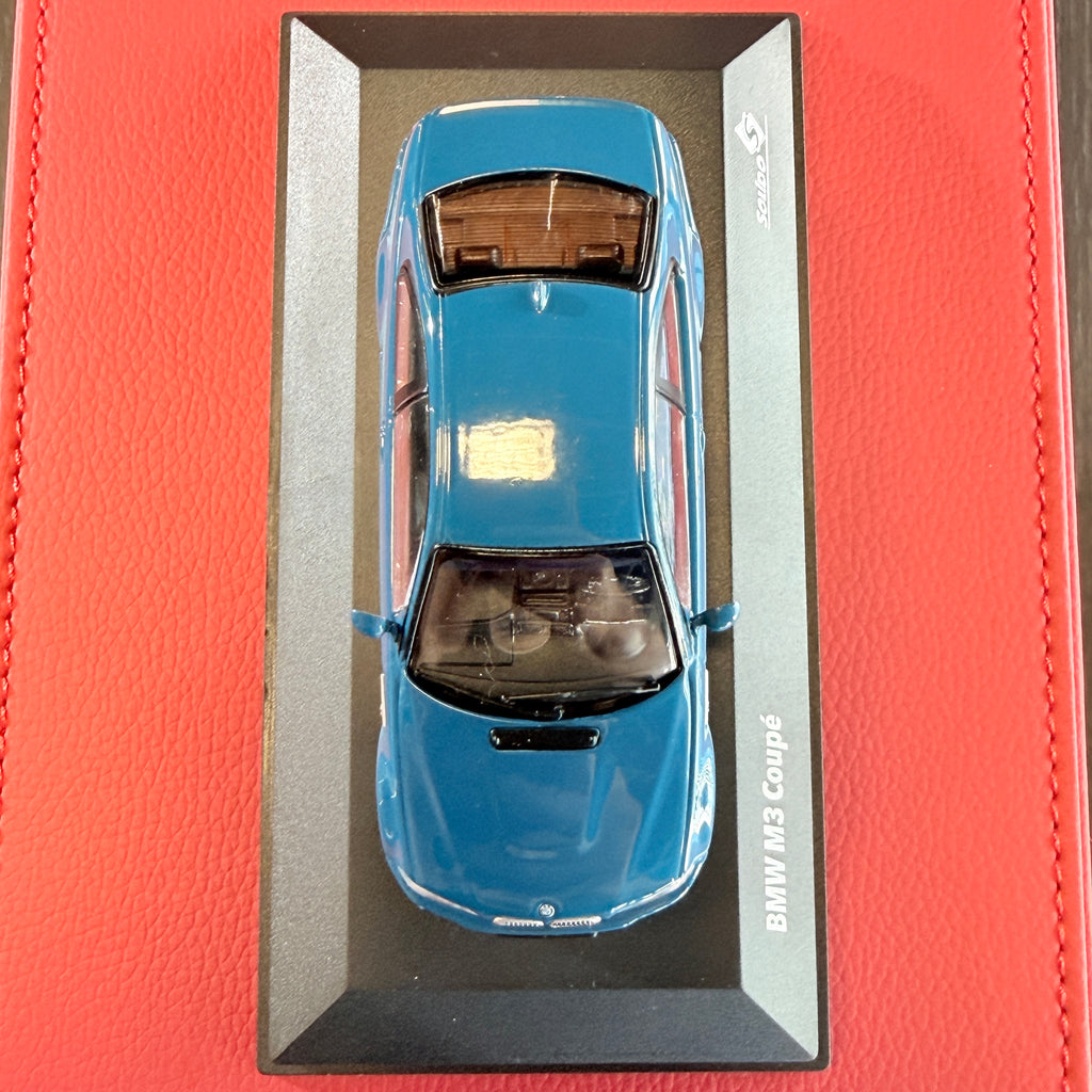 BMW M3 (E46) Coupé Laguna Seca modrý v mierke 1:43 od Solido
