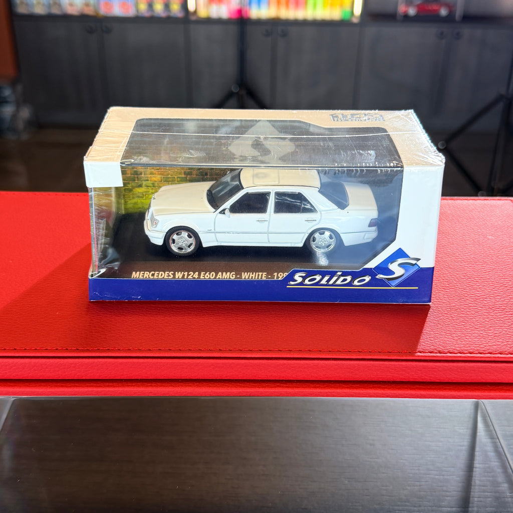 Mercedes-Benz W124 AMG v mierke 1:43 od Solido