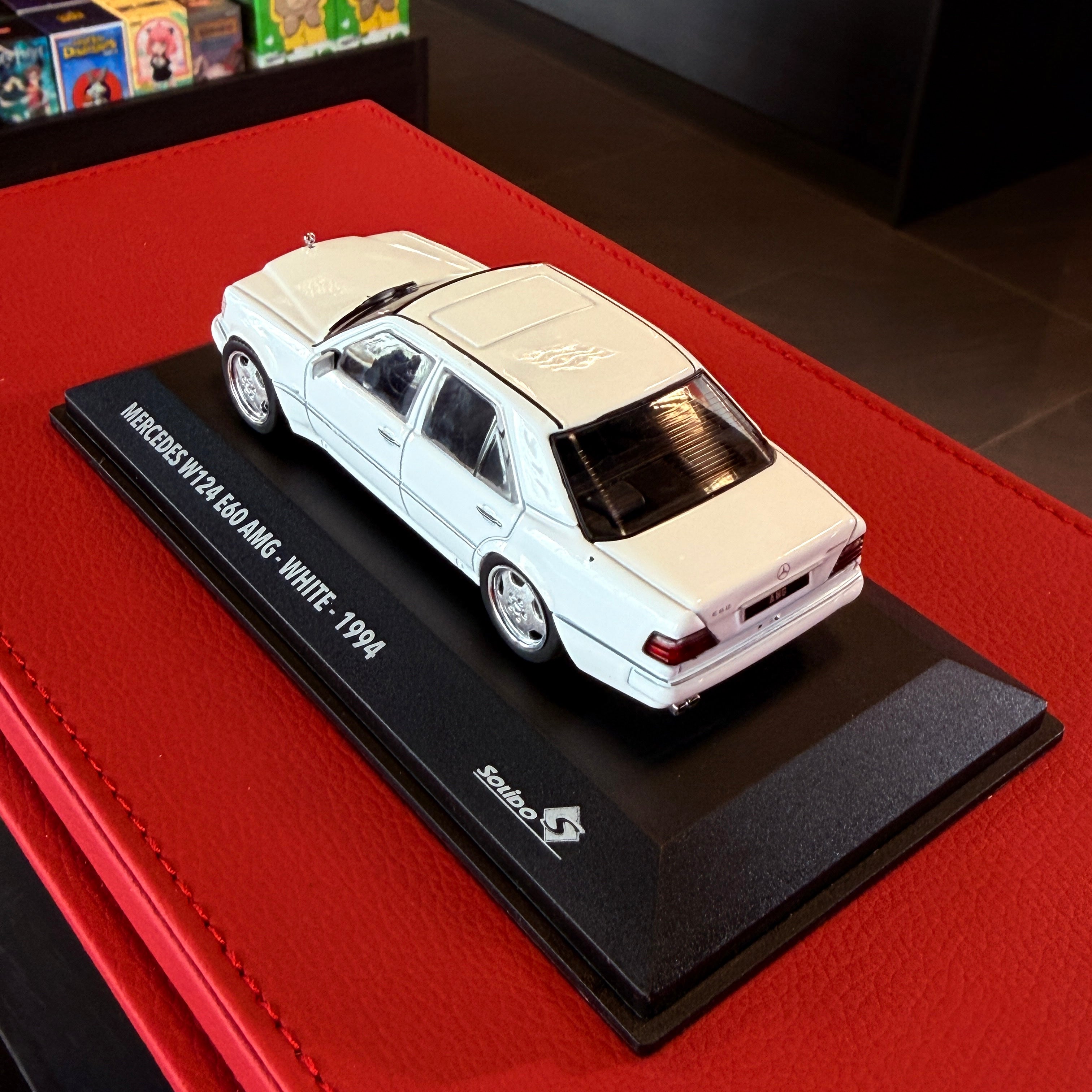 Mercedes-Benz W124 AMG v mierke 1:43 od Solido