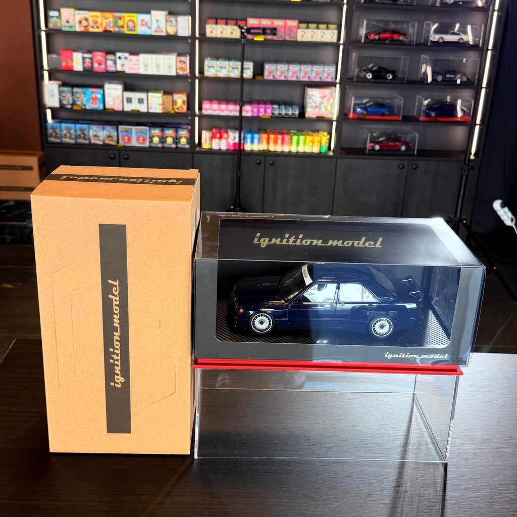 Mercedes-Benz 190 PANDEM modročierny v mierke 1:18 od Ignition Model