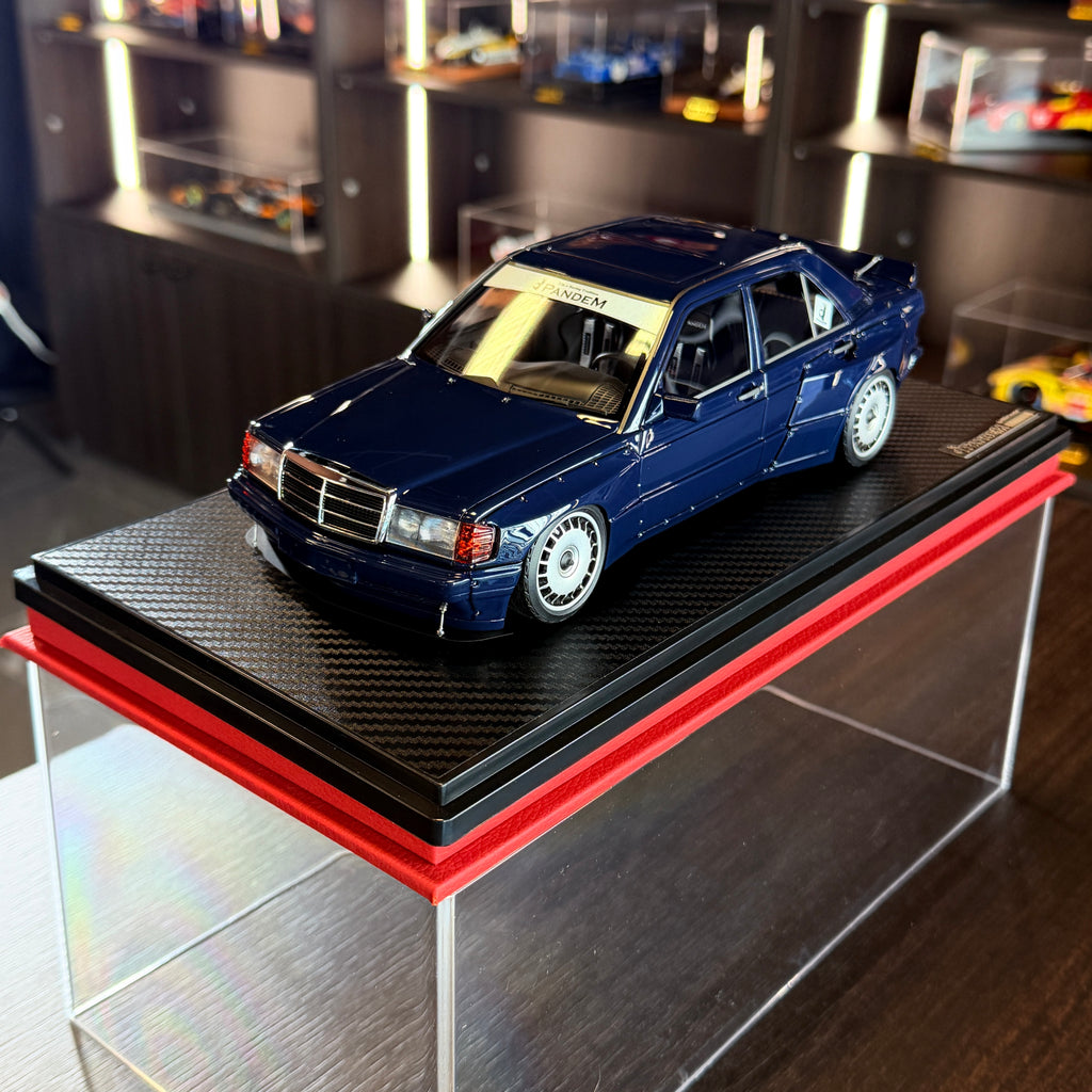 Mercedes-Benz 190 PANDEM modročierny v mierke 1:18 od Ignition Model
