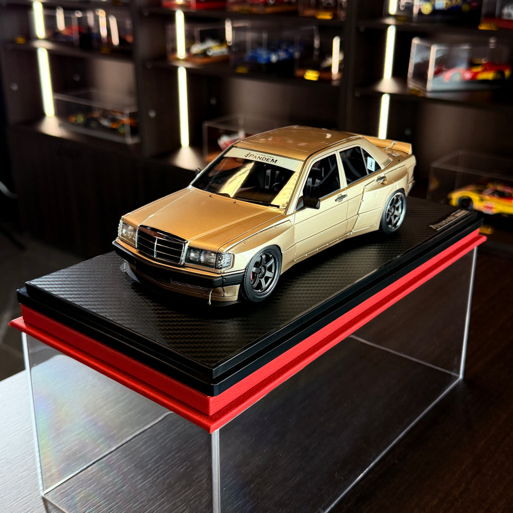Mercedes-Benz 190 PANDEM šampanskozlatý v mierke 1:18 od Ignition Model