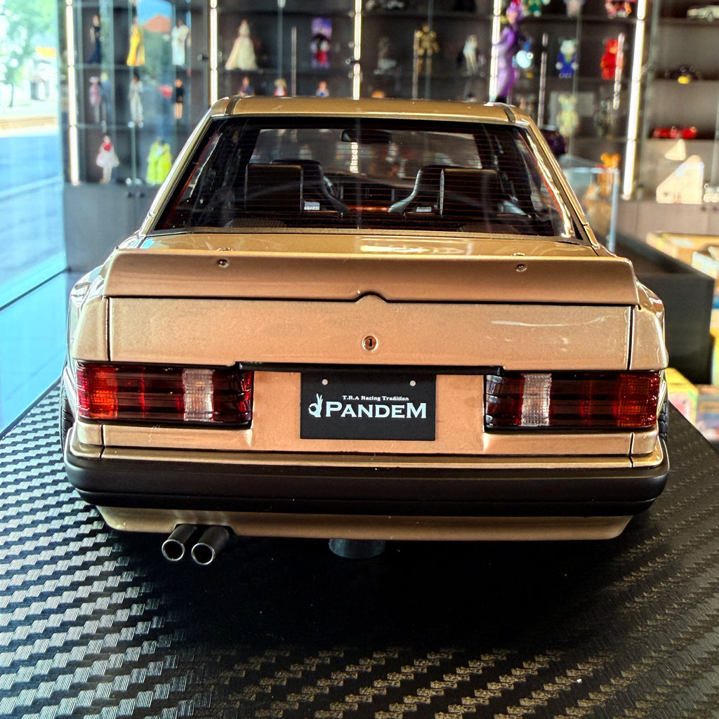 Mercedes-Benz 190 PANDEM šampanskozlatý v mierke 1:18 od Ignition Model