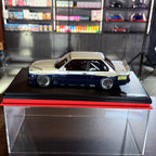 BMW E30 PANDEM Zilver/Blauw 1:18 van Ignition Model