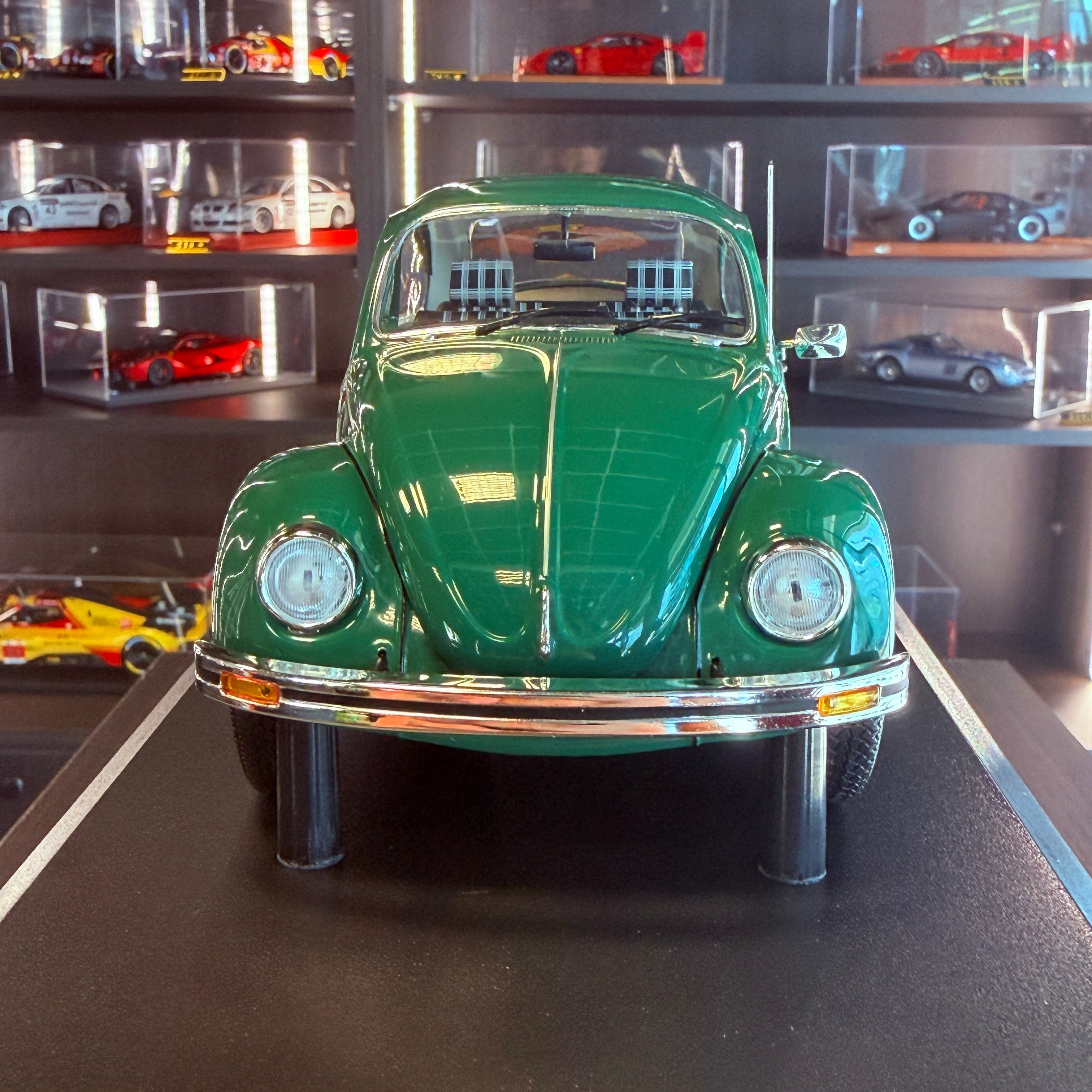 Volkswagen 1200 1983 Green 1:18 Scale by Minichamps