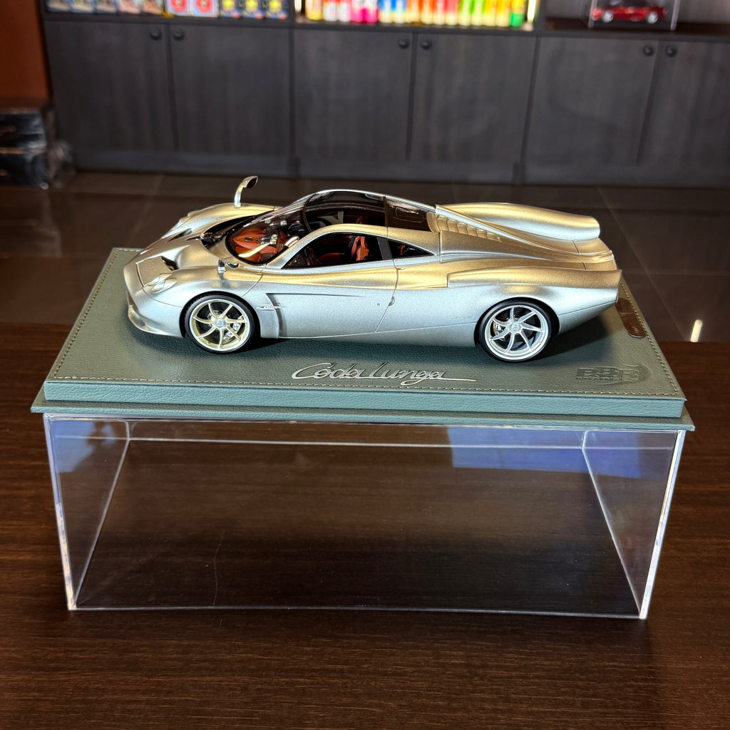 Pagani Huayra Codalunga gri Montecarlo semimat, 1:18, cu vitrină de prezentare, de BBR – ediție limitată la 100 de bucăți