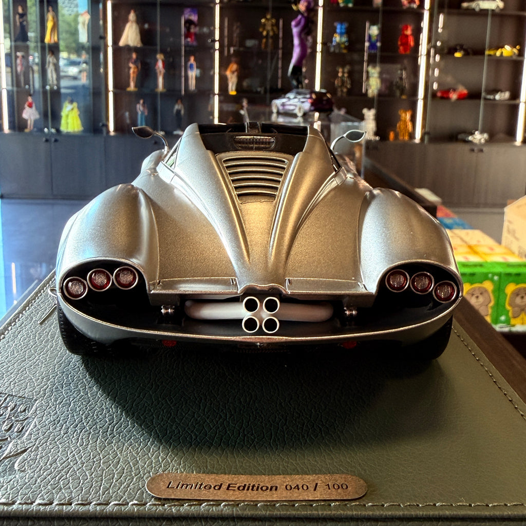 Pagani Huayra Codalunga gri Montecarlo semimat, 1:18, cu vitrină de prezentare, de BBR – ediție limitată la 100 de bucăți