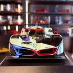 Prezentace vozu BMW M Hybrid V8 2023 v měřítku 1:18 od společnosti Minichamps
