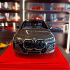 BMW i7 M70 Grey Metallic 1:18 Scale by Minichamps
