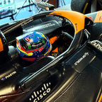 Tím McLaren Formula 1 MCL38 č. 81, víťaz Veľkej ceny Maďarska 2024, Oscar Piastri, mierka 1:12 od Spark