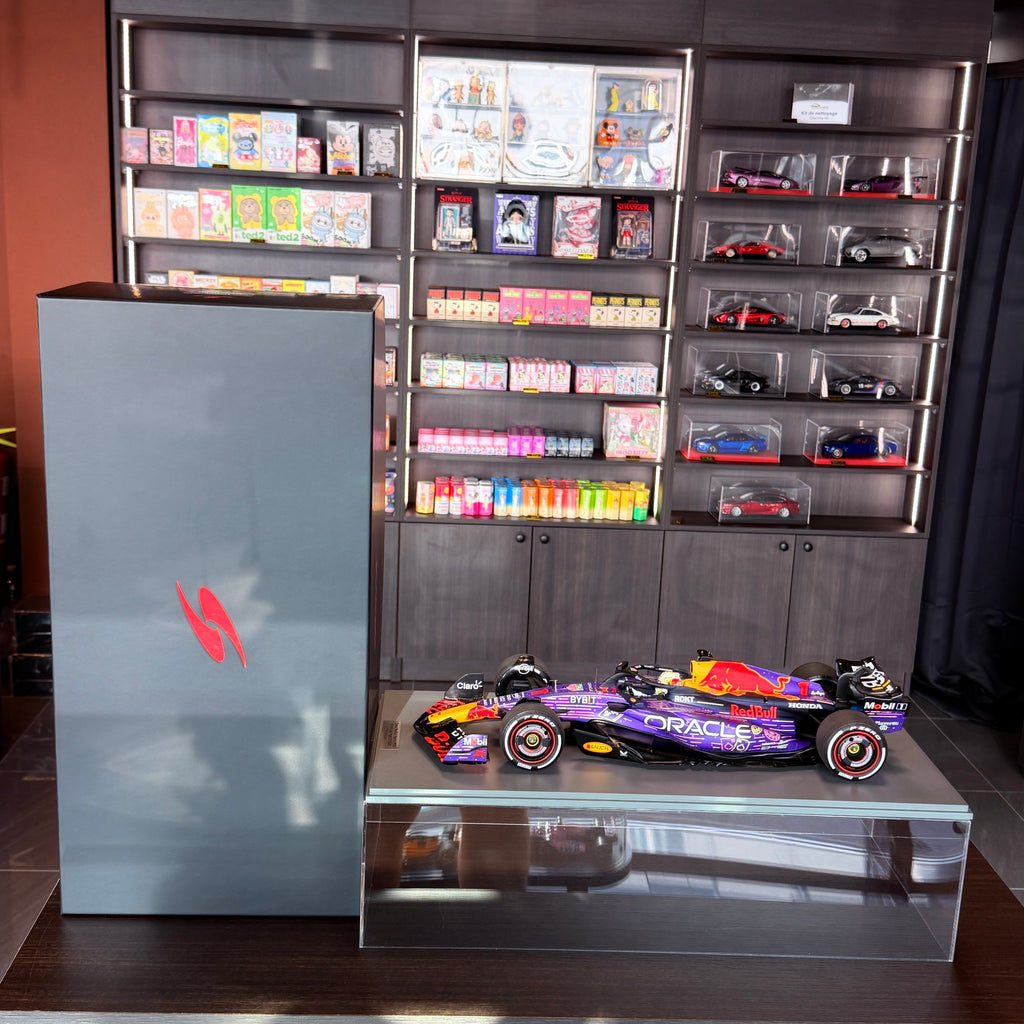 Oracle Red Bull Racing RB19, Max Verstappen, a 2023-as Las Vegas-i Nagydíj győztese, 1:12 méretarányban – Spark