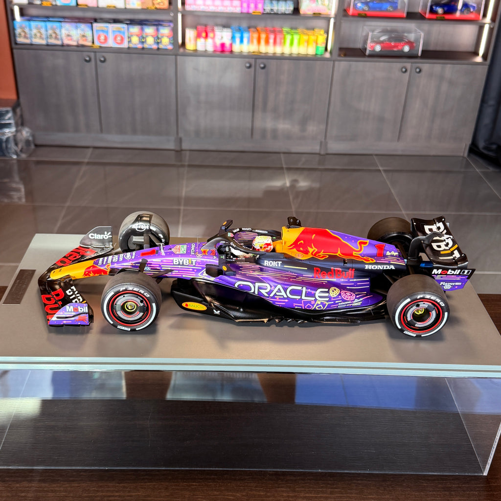 Oracle Red Bull Racing RB19, Max Verstappen, a 2023-as Las Vegas-i Nagydíj győztese, 1:12 méretarányban – Spark