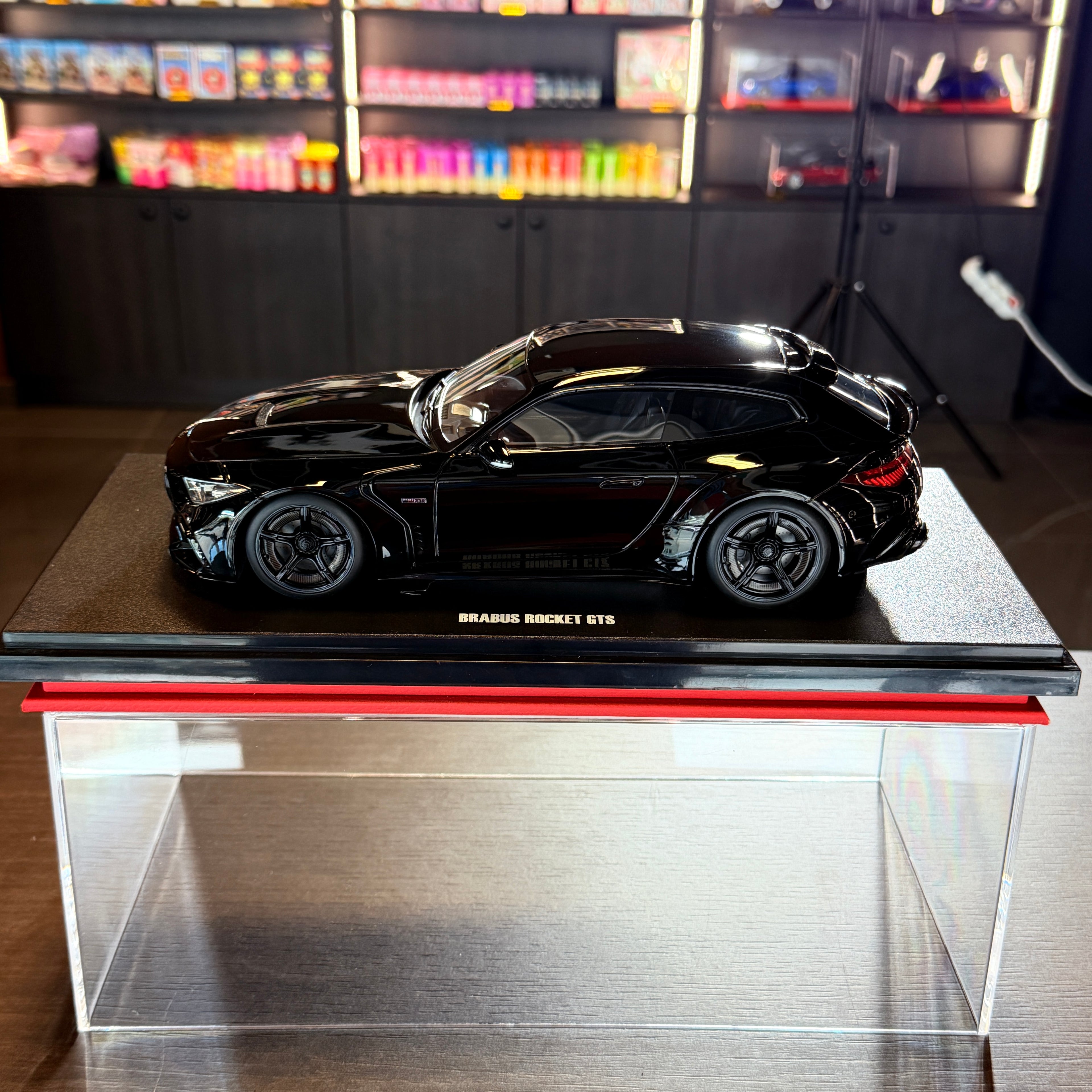 BRABUS ROCKET GTS – 1:18 mastelio automobilio modelis, pagamintas GT Spirit