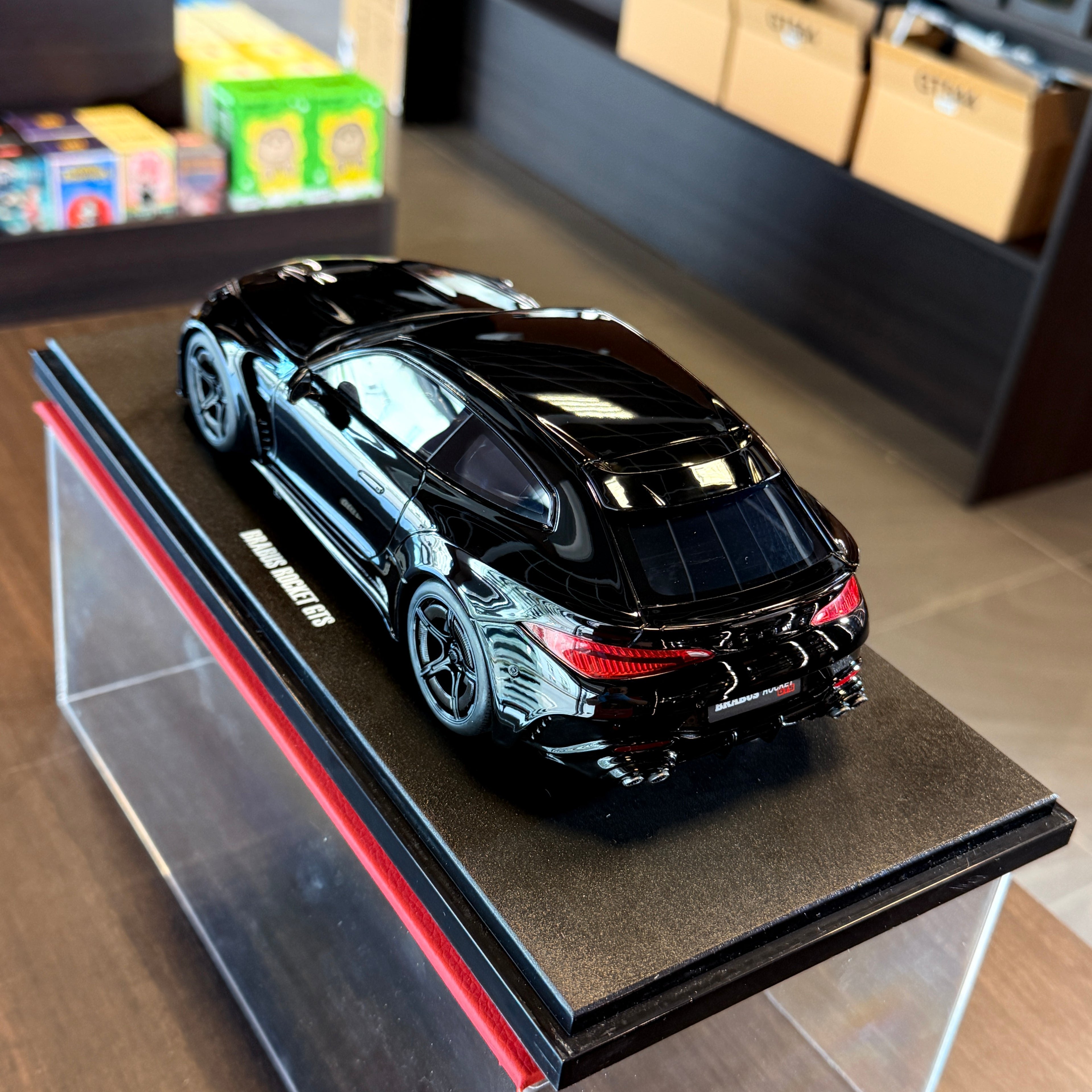 BRABUS ROCKET GTS – 1:18 mastelio automobilio modelis, pagamintas GT Spirit