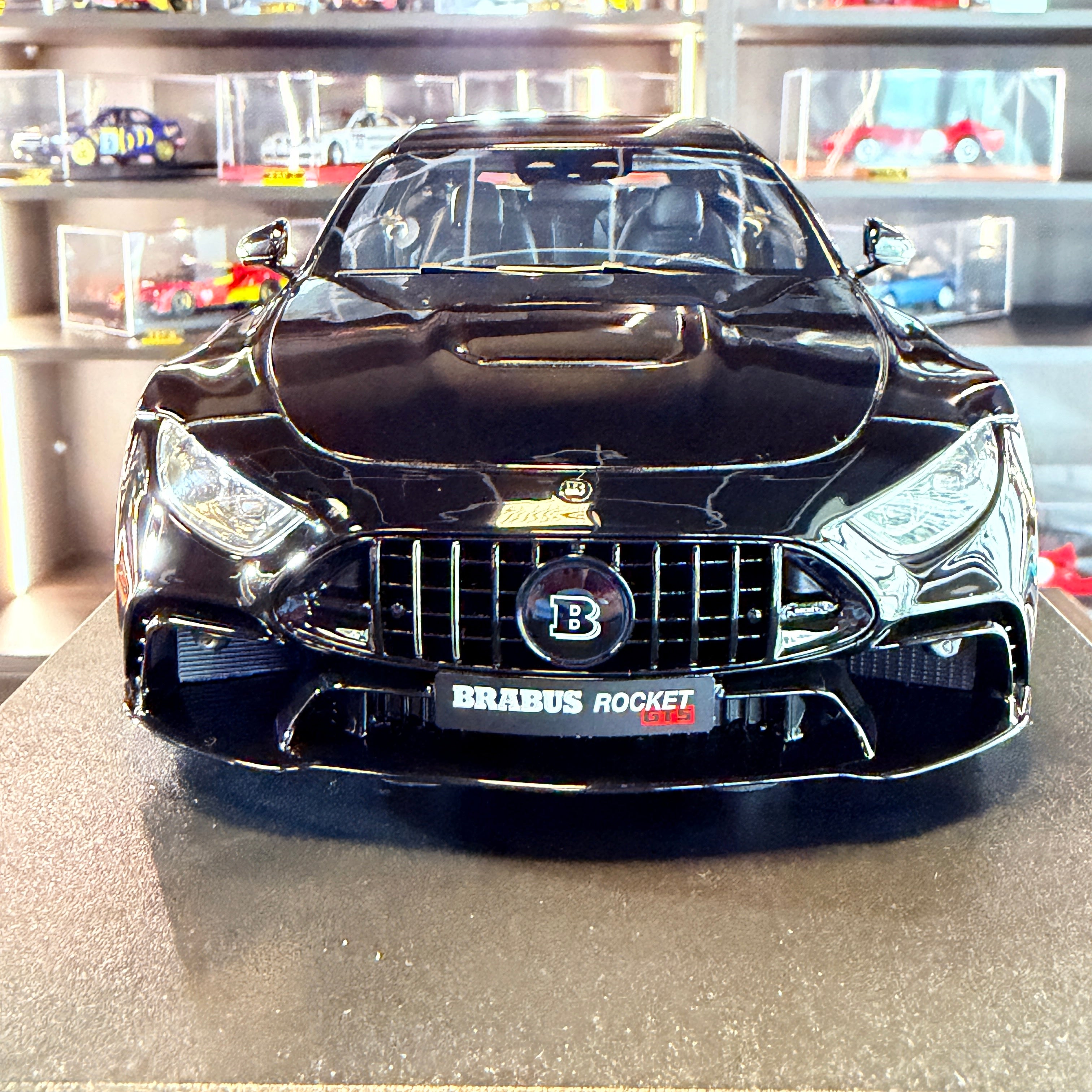 BRABUS ROCKET GTS – 1:18 mastelio automobilio modelis, pagamintas GT Spirit