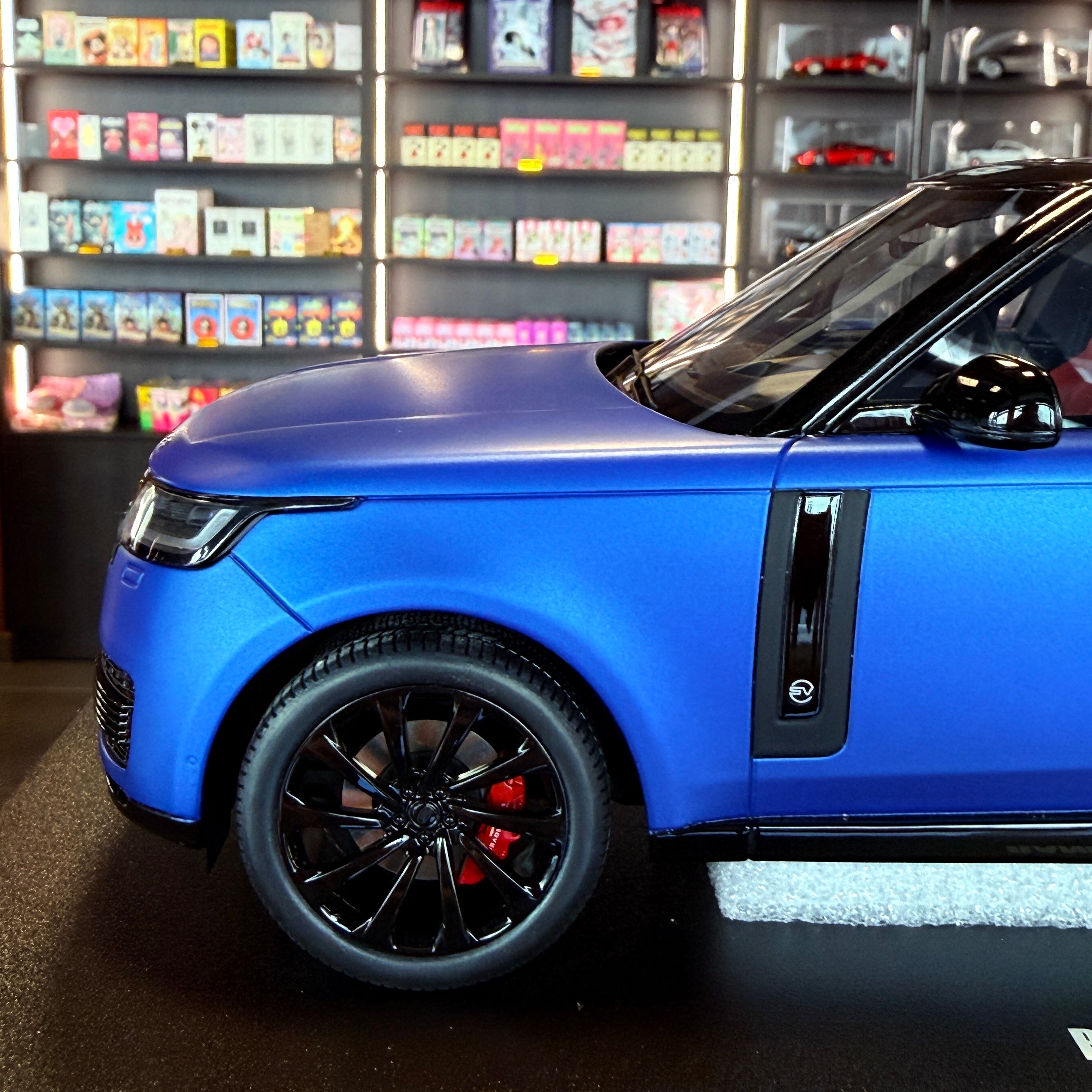 Range Rover P615 – 1:18 Scale Model Car by GT Spirit