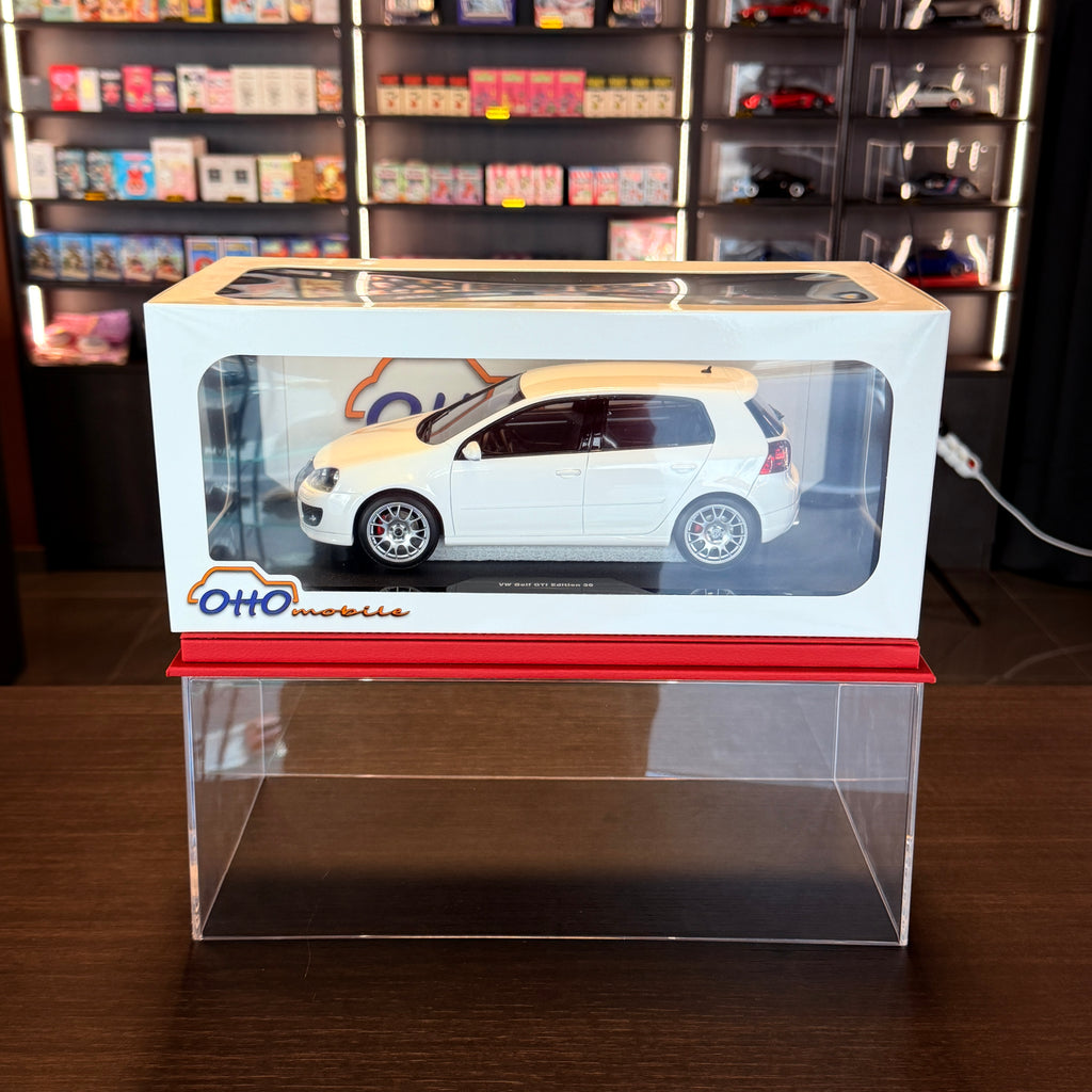 Μοντέλο αυτοκινήτου Volkswagen Golf V GTI Edition 30 σε κλίμακα 1:18 από την OttOmobile