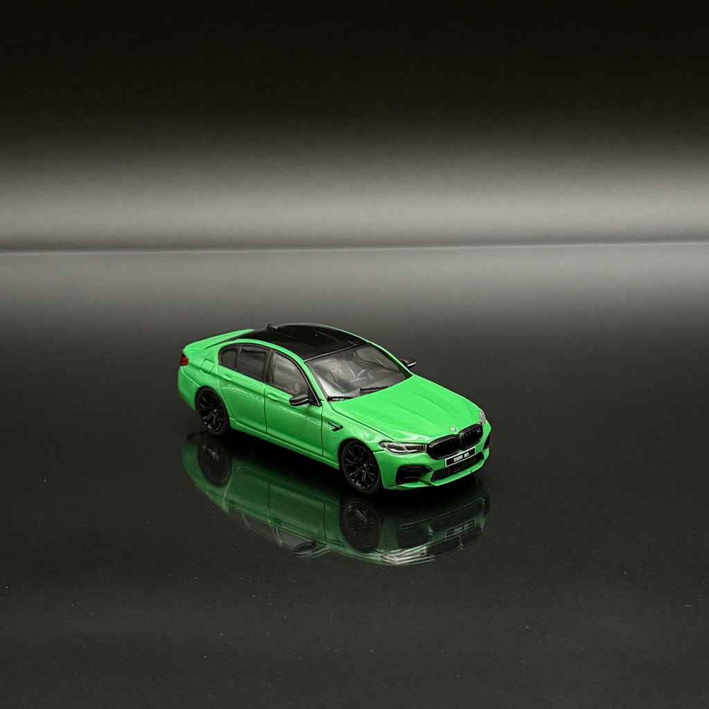 BMW M5 (F90) Competition 2022 – Signal Green Maßstab 1:43 von Solido