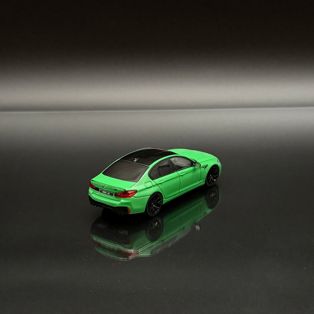 BMW M5 (F90) Competition 2022 – Signal Green Maßstab 1:43 von Solido