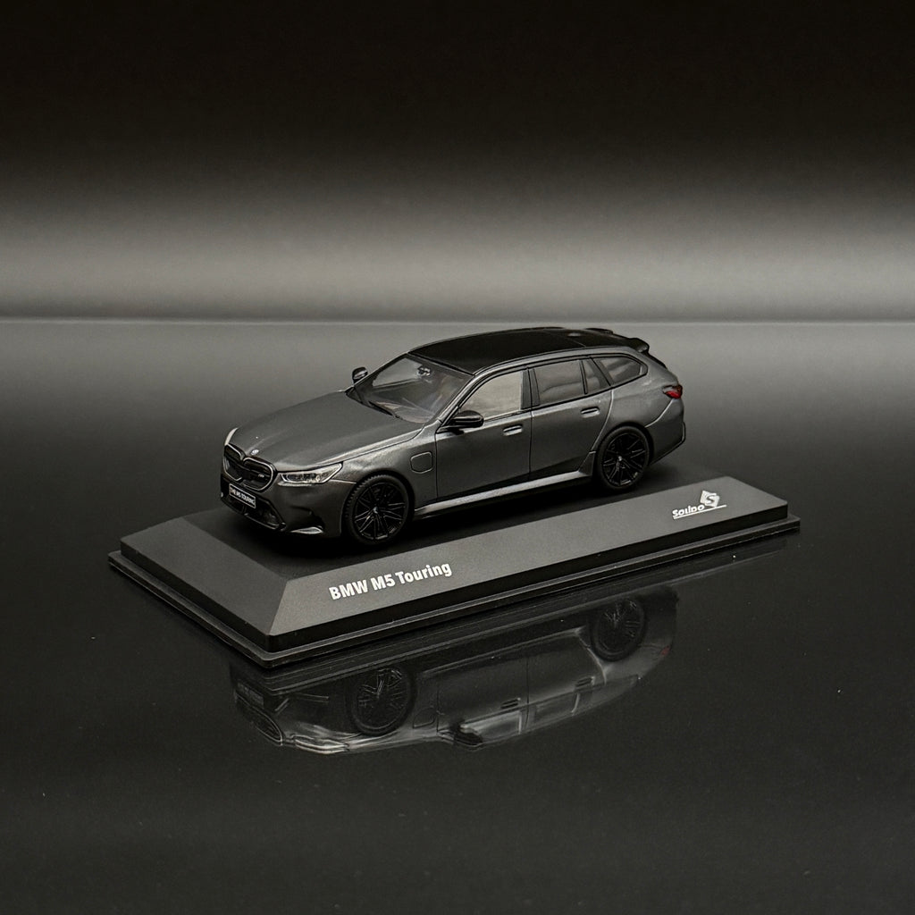 BMW M5 Touring (G99) 2024 – Frozen Deep Grey Maßstab 1:43 von Solido