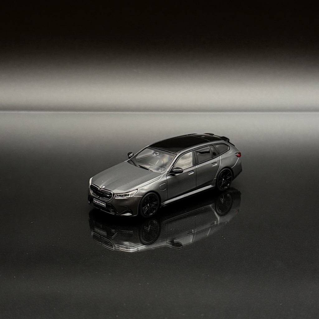 BMW M5 Touring (G99) 2024 – Frozen Deep Grey Maßstab 1:43 von Solido