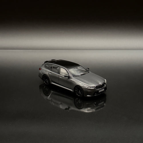 BMW M5 Touring (G99) 2024 – Frozen Deep Grey Maßstab 1:43 von Solido