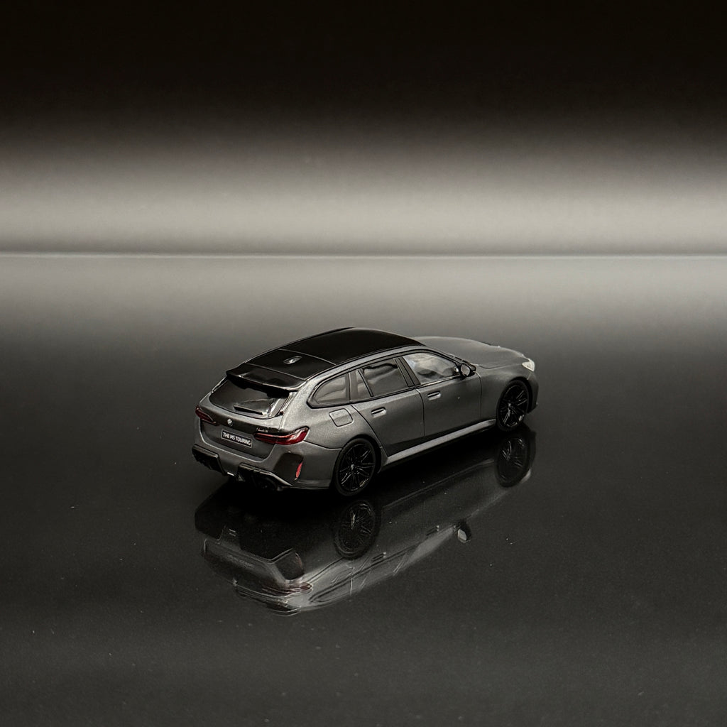 BMW M5 Touring (G99) 2024 – Frozen Deep Grey Maßstab 1:43 von Solido