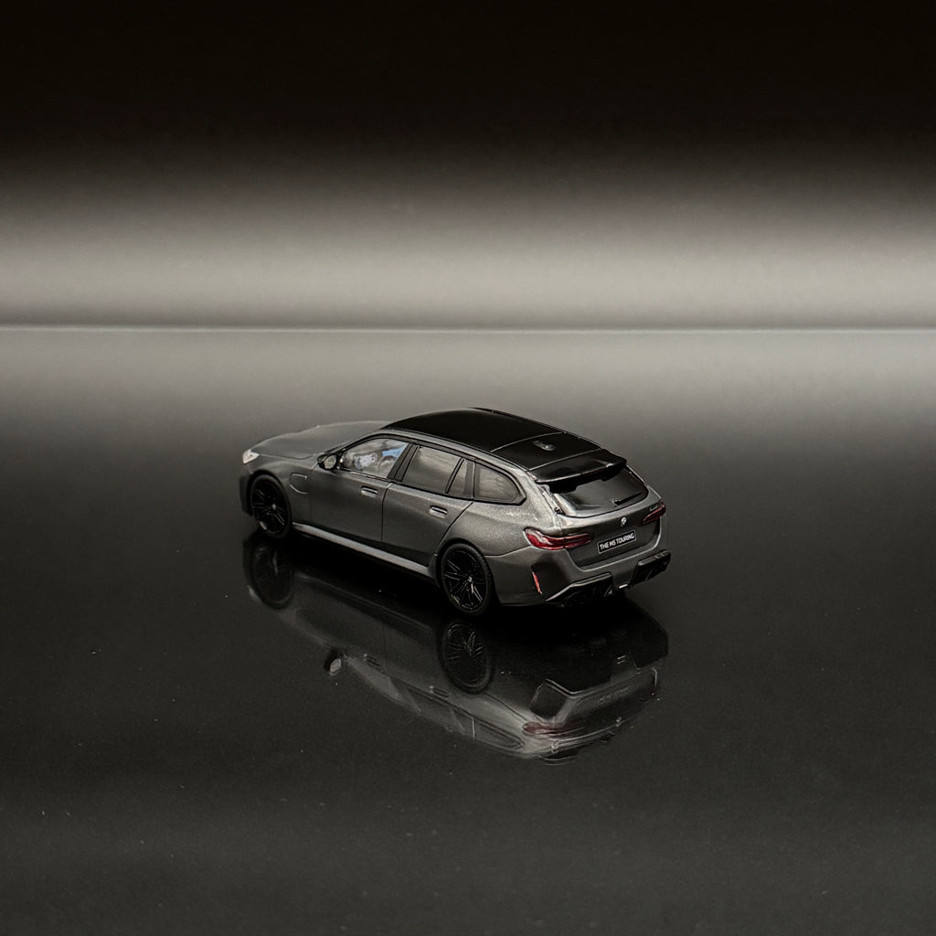 BMW M5 Touring (G99) 2024 – Frozen Deep Grey Maßstab 1:43 von Solido