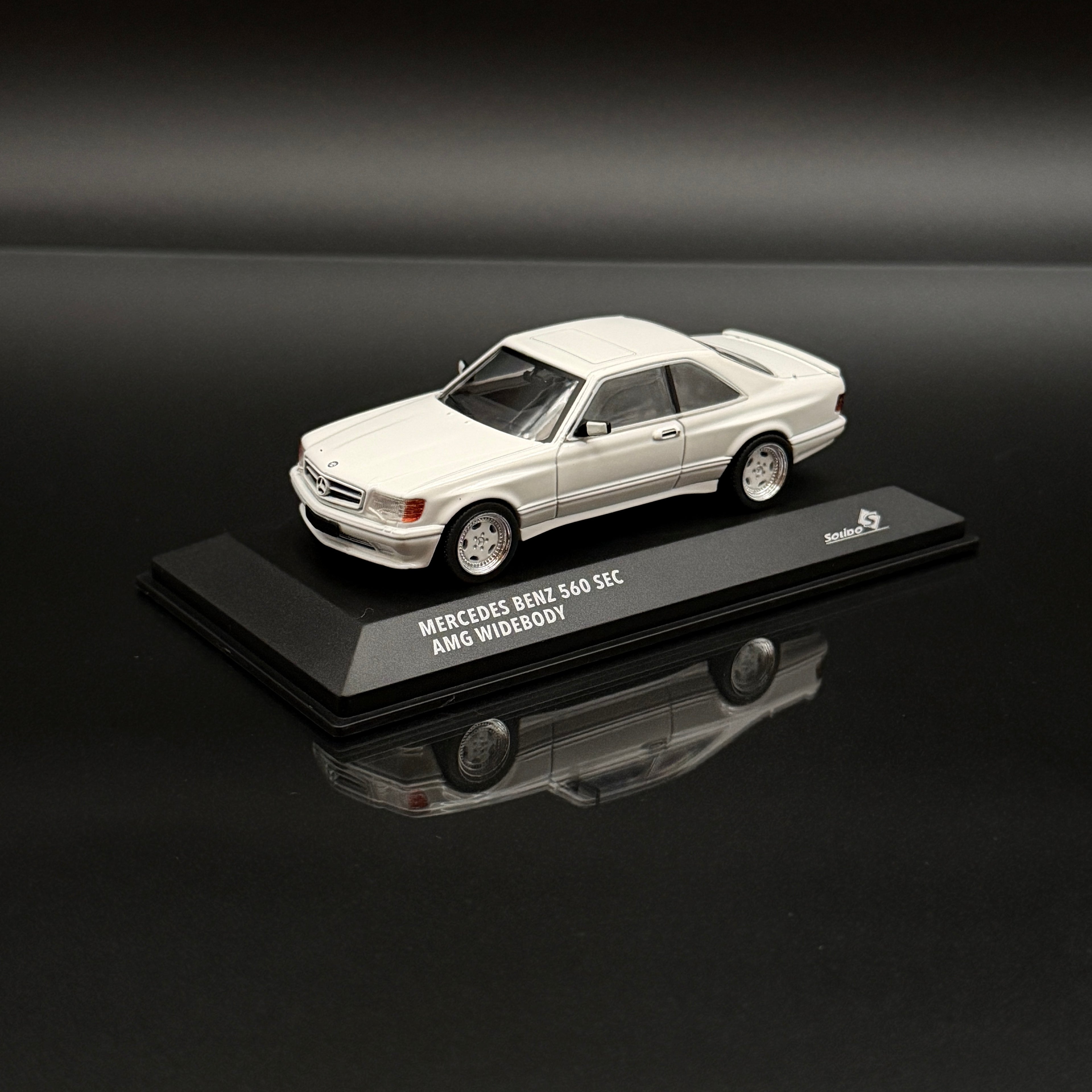 Mercedes-Benz 560 SEC AMG (C126) Widebody 1990 – Weiß 1:43 Maßstab von Solido