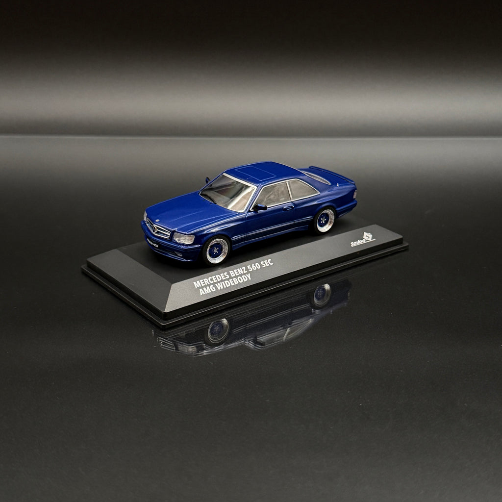 Mercedes-Benz 560 SEC AMG (C126) Widebody 1990 – Linaritblau Metallic 1:43 Maßstab von Solido