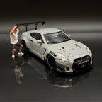 Nissan GT-R (R35) mit Liberty Walk Body Kit 2.0 2024 – Grau im Maßstab 1:18