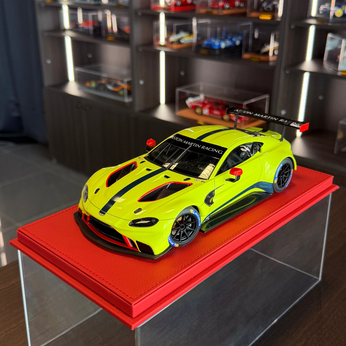 Aston Martin Vantage GTE Le Mans Pro 2018 – prezentačné vozidlo v mierke 1:18 od AUTOart