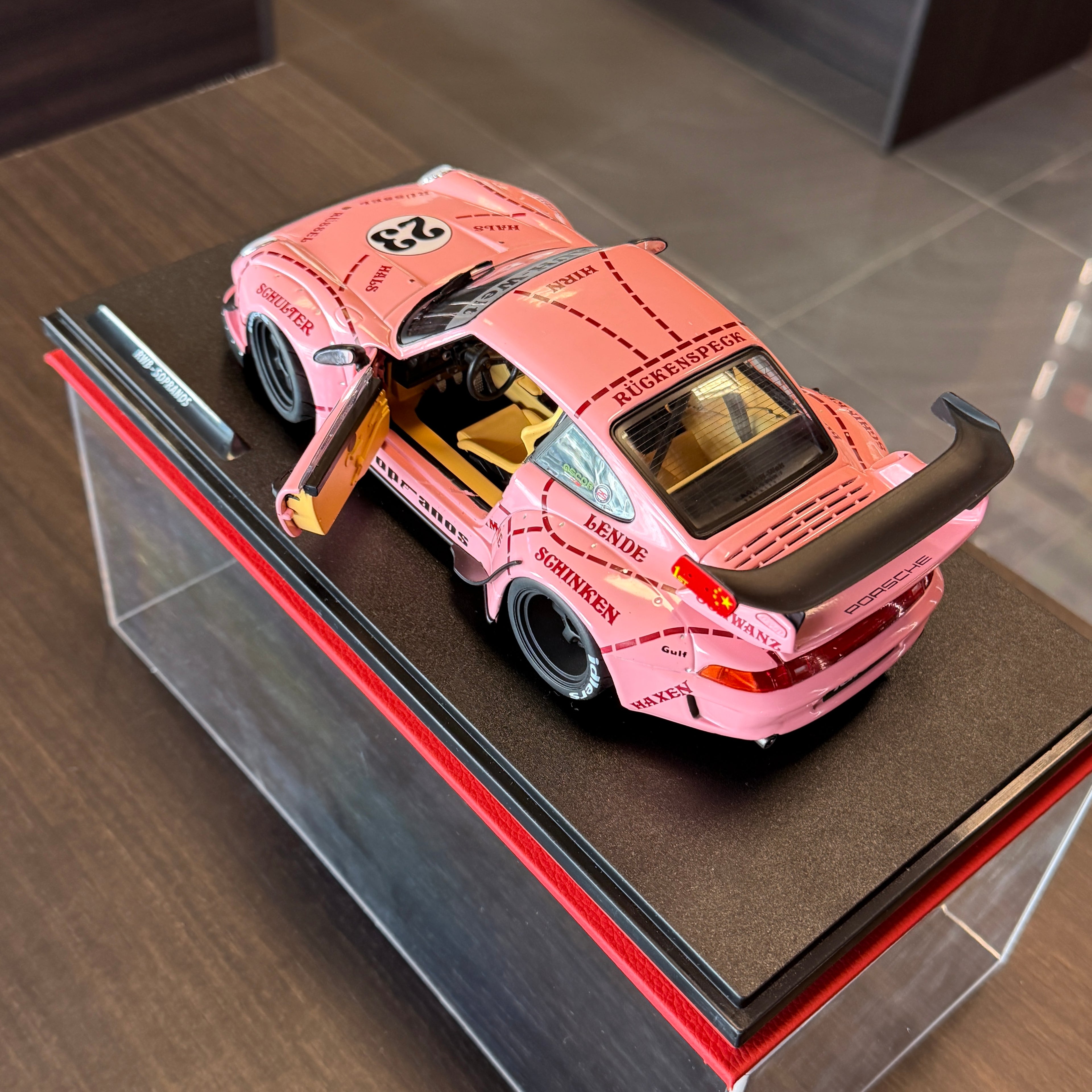 Porsche RWB Sopranos 2020 v měřítku 1:18 od Solido