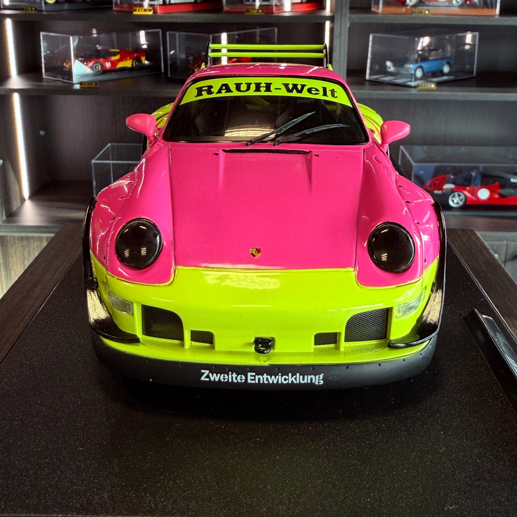 Porsche RWB Bodykit Pink 2024 v mierke 1:18 od Solido