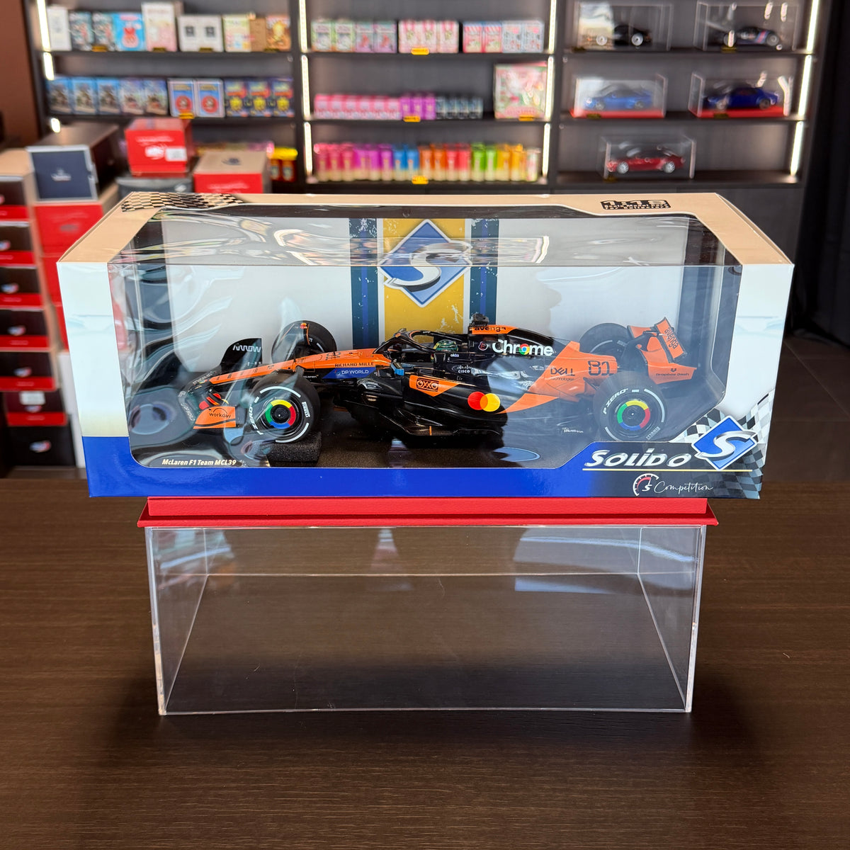 McLaren MCL39 #81 Oscar Piastri China GP 2025 1:18 by Solido