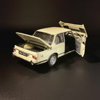 BMW 2002tii 1972 – Creme Maßstab 1:18 von KYOSHO