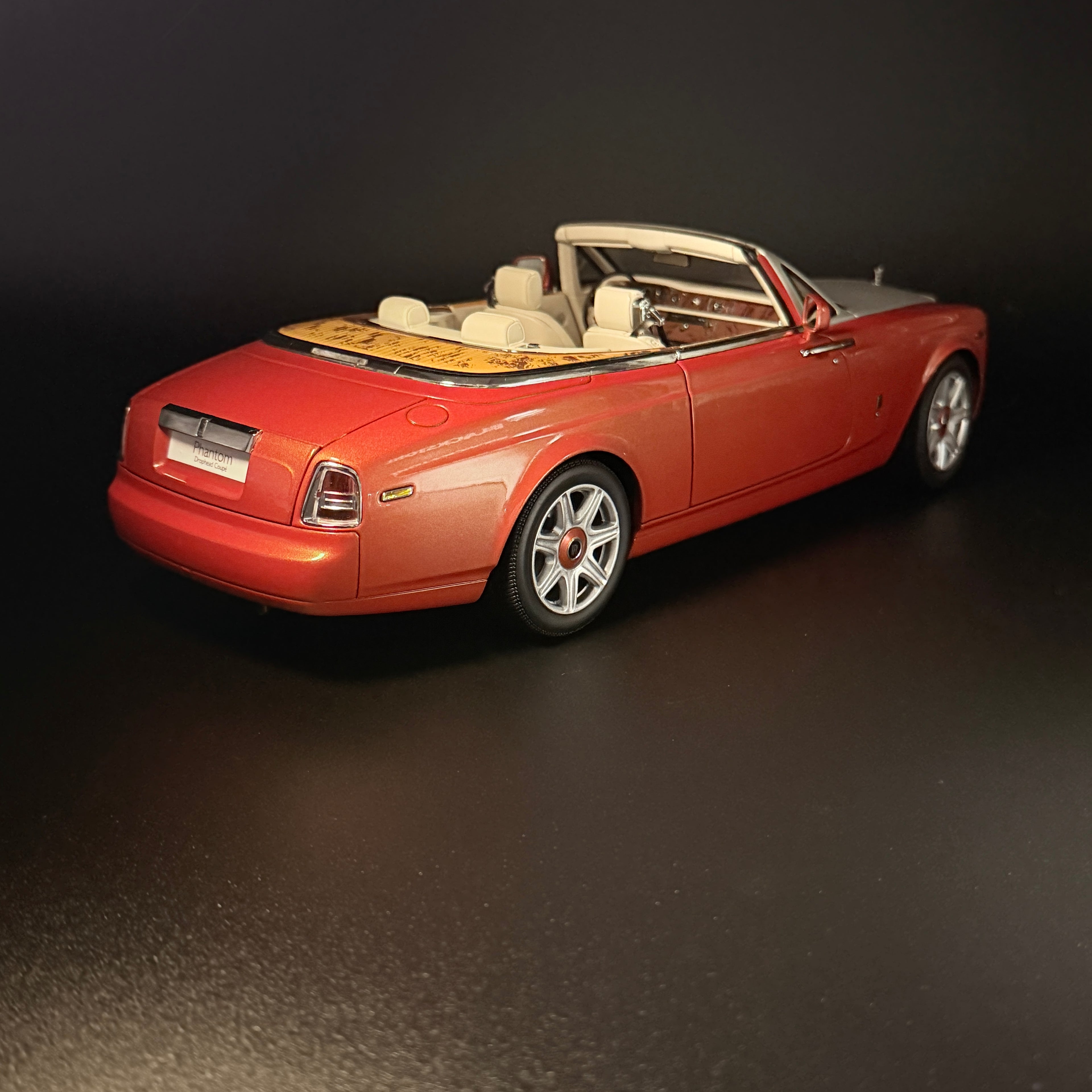Rolls-Royce Phantom Drophead Coupé – Orange Metallic Maßstab 1:18 von KYOSHO